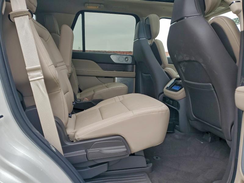 Photo 11 from auction – 2024 LINCOLN NAVIGATOR with VIN 5LMJJ2LG7REL14484