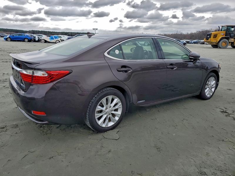 Photo 3 from auction – 2013 LEXUS ES 300H with VIN JTHBW1GG8D2009845