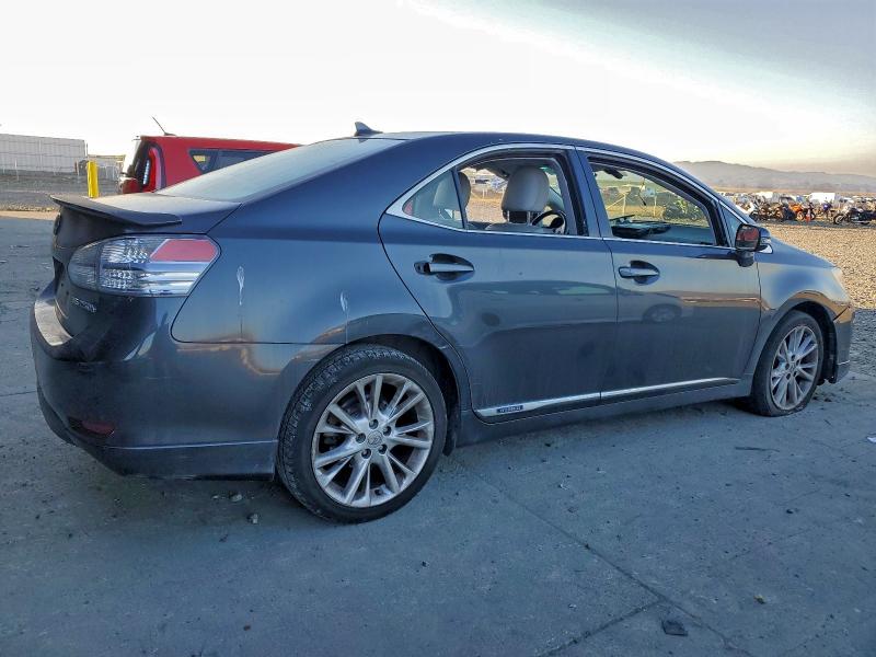 Photo 3 from auction – 2010 LEXUS HS 250H with VIN JTHBB1BA1A2014136