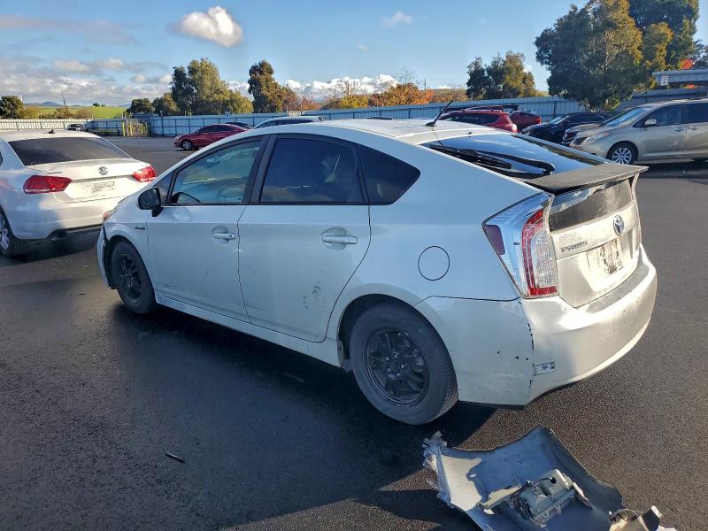 Photo 2 from auction – 2014 TOYOTA PRIUS with VIN JTDKN3DU8E1774605