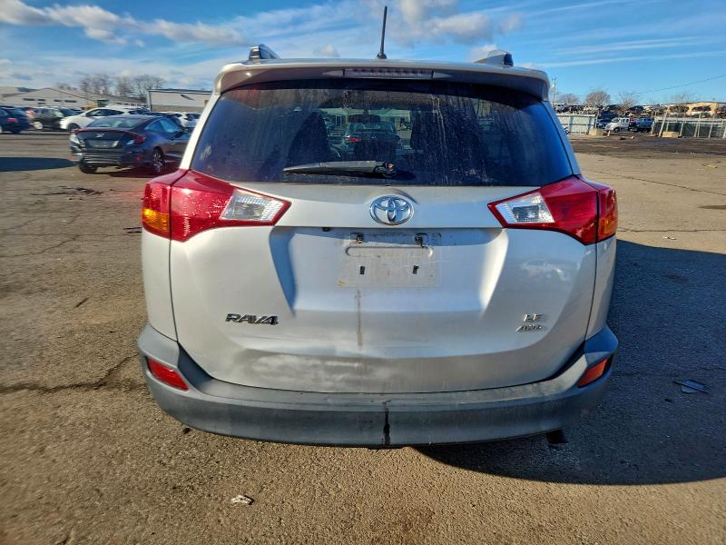 Photo 6 from auction – 2015 TOYOTA RAV4 LE with VIN 2T3BFREV6FW238231