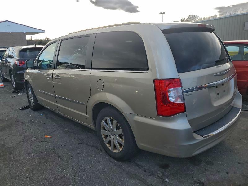 Photo 2 from auction – 2014 CHRYSLER TOWN & COU with VIN 2C4RC1BG6ER259474