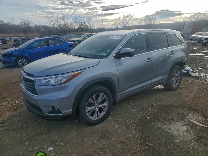 TOYOTA HIGHLANDER 2015 with VIN 5TDJKRFH0FS091535 - Photo from auction