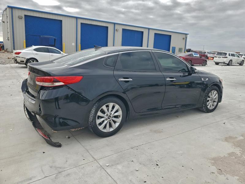 Photo 3 from auction – 2016 KIA OPTIMA with VIN 5XXGT4L39GG021117