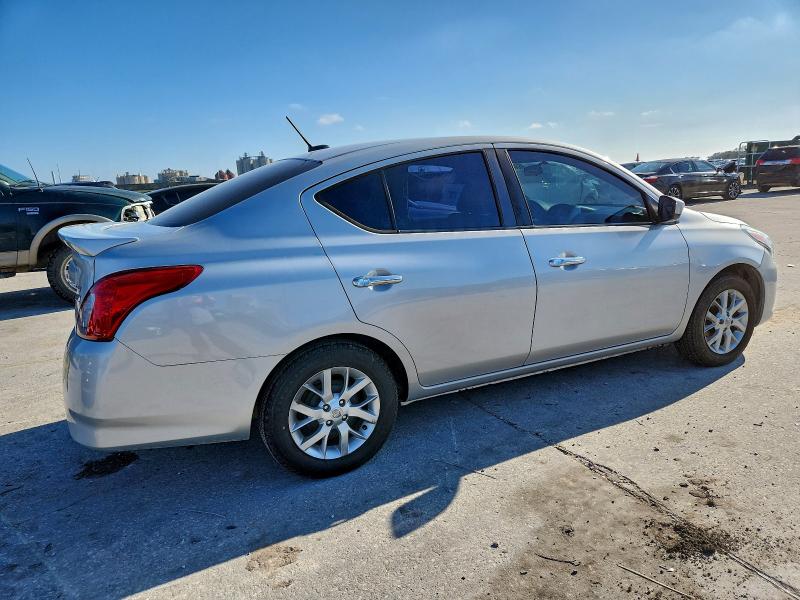 Photo 3 from auction – 2018 NISSAN VERSA S with VIN 3N1CN7AP0JL868705