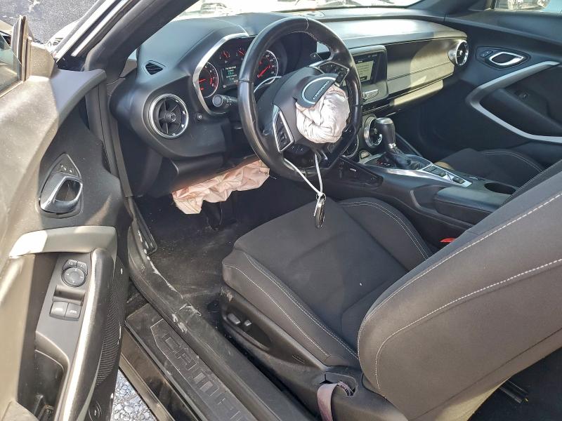 Photo 8 from auction – 2017 CHEVROLET CAMARO with VIN 1G1FB1RX0H0172396