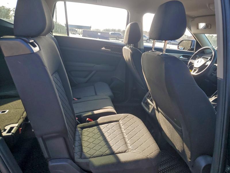 Photo 11 from auction – 2018 VOLKSWAGEN ATLAS S with VIN 1V2AR2CA7JC545377