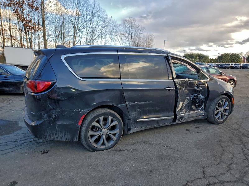 Photo 3 from auction – 2019 CHRYSLER PACIFICA L with VIN 2C4RC1GG2KR526324