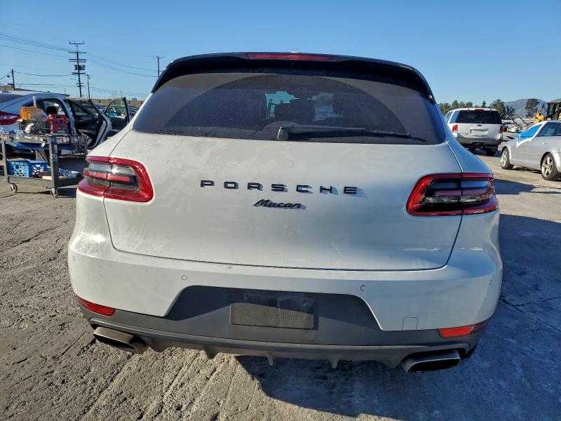 Photo 6 from auction – 2018 PORSCHE MACAN with VIN WP1AA2A55JLB11634