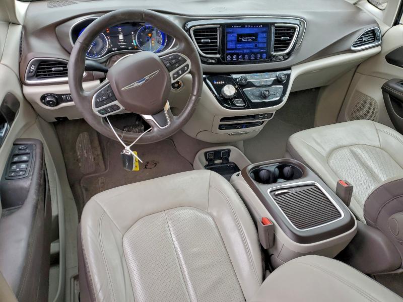 Photo 8 from auction – 2017 CHRYSLER PACIFICA T with VIN 2C4RC1EG8HR525268