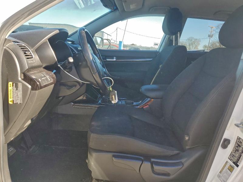 Photo 7 from auction – 2014 KIA SORENTO LX with VIN 5XYKTCA65EG548369