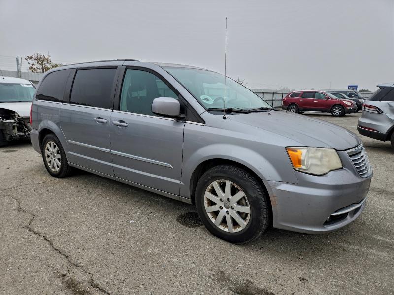 Photo 4 from auction – 2014 CHRYSLER TOWN & COU with VIN 2C4RC1BG8ER217887