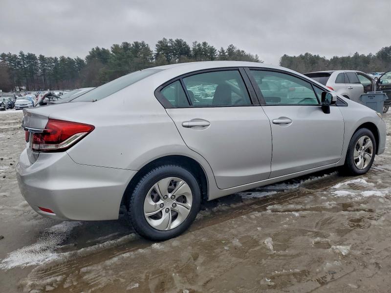 Photo 3 from auction – 2015 HONDA CIVIC LX with VIN 19XFB2F56FE084957