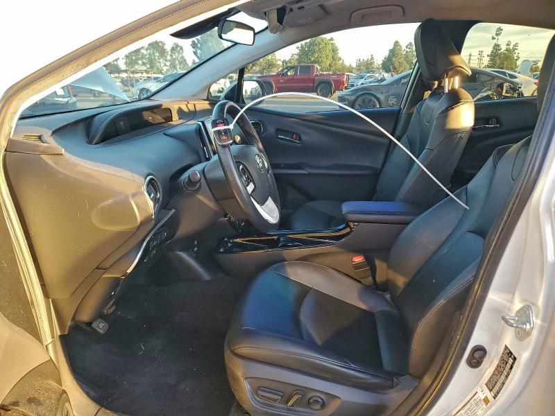 Photo 7 from auction – 2018 TOYOTA PRIUS PRIM with VIN JTDKARFP2J3087043