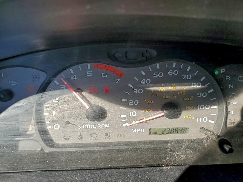 Photo 9 from auction – 2001 TOYOTA SEQUOIA SR with VIN 5TDBT44A01S018491