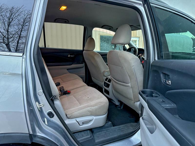 Photo 6 from auction – 2016 HONDA PILOT LX with VIN 5FNYF6H1XGB086608