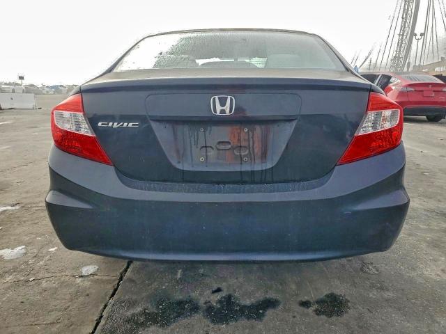 Фото 6 с аукциона – 2012 HONDA CIVIC LX с VIN 19XFB2F51CE366192
