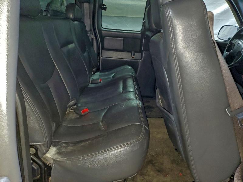 Photo 10 from auction – 2005 CHEVROLET SILVERADO with VIN 2GCEK19B451234549