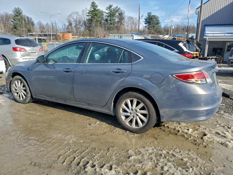 Photo 2 from auction – 2011 MAZDA 6 I with VIN 1YVHZ8CH1B5M07687