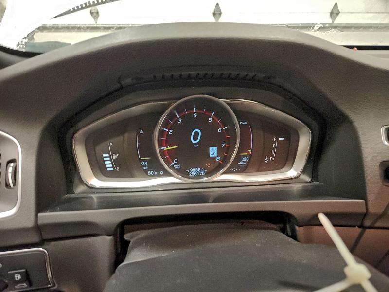 Photo 9 from auction – 2016 VOLVO S60 with VIN YV149MFM4F1342394