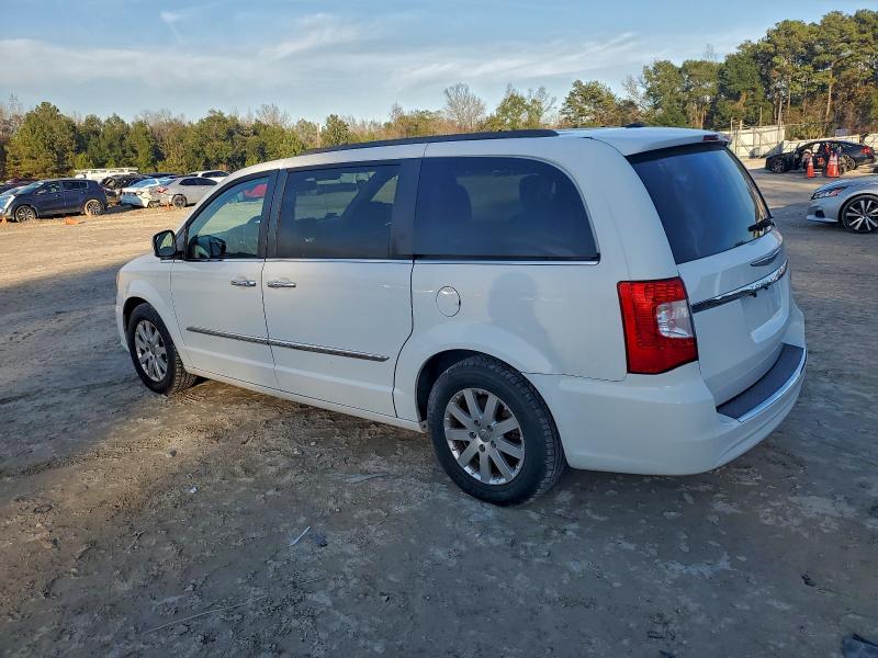 Photo 2 from auction – 2016 CHRYSLER TOWN & COU with VIN 2C4RC1BG9GR113220