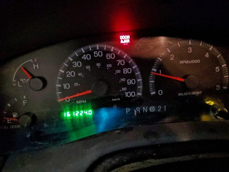 Photo 9 from auction – 2000 FORD F150 with VIN 1FTRX18L6YNA38578