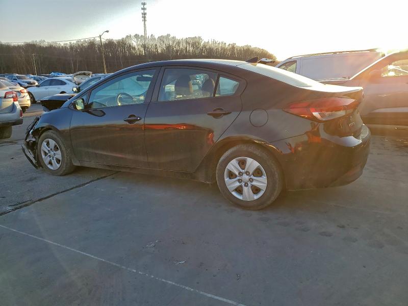 Foto 2 de la subasta – 2017 KIA FORTE con VIN 3KPFK4A7XHE053010