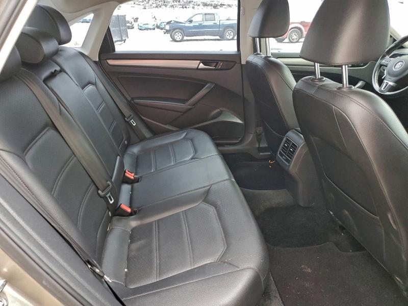 Photo 10 from auction – 2015 VOLKSWAGEN PASSAT SE with VIN 1VWBT7A32FC057628