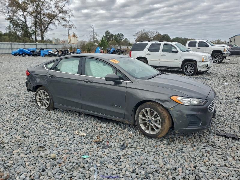 Photo 4 from auction – 2019 FORD FUSION with VIN 3FA6P0LU6KR242448