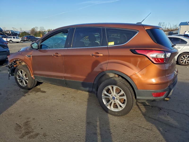 Photo 2 from auction – 2017 FORD ESCAPE SE with VIN 1FMCU9GD9HUE83907