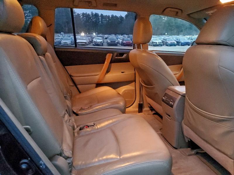 Photo 11 from auction – 2008 TOYOTA HIGHLANDER with VIN JTEEW41A582025037