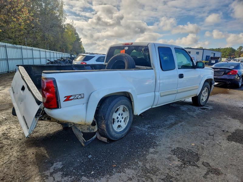 Photo 3 from auction – 2005 CHEVROLET SILVERADO with VIN 2GCEK19B551265955