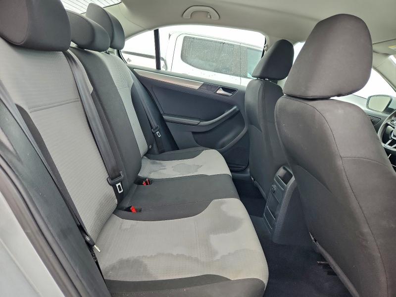 Photo 10 from auction – 2018 VOLKSWAGEN JETTA S with VIN 3VW2B7AJ4JM207960