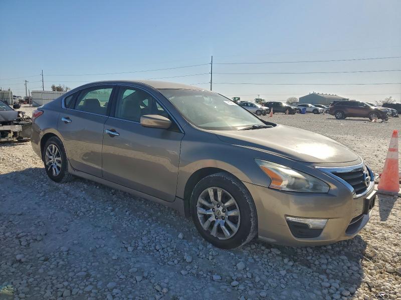Photo 4 from auction – 2015 NISSAN ALTIMA 2.5 with VIN 1N4AL3AP1FN376913