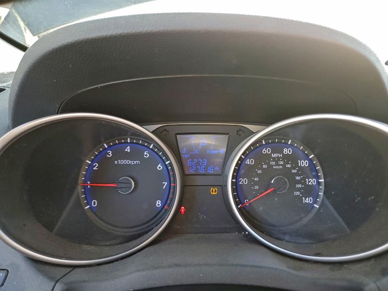 Photo 9 from auction – 2011 HYUNDAI TUCSON with VIN KM8JU3AC1BU130606