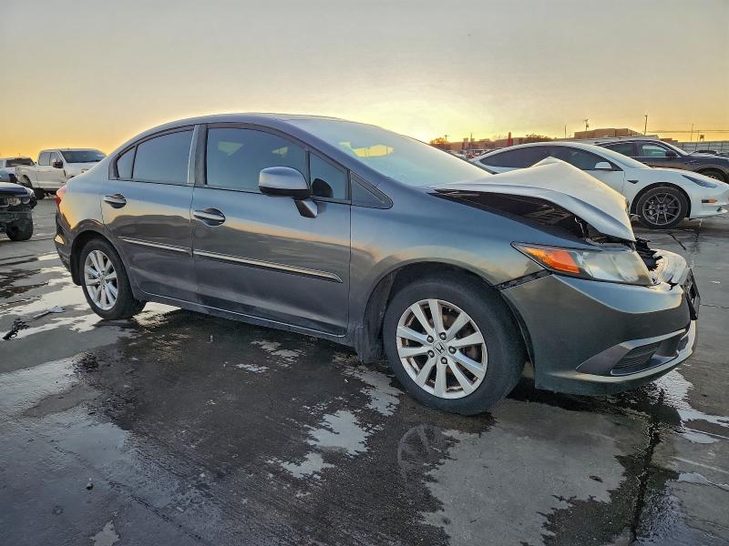 Photo 4 from auction – 2012 HONDA CIVIC with VIN 2HGFB2F91CH572377