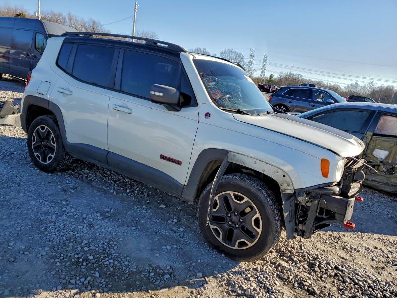 Photo 4 from auction – 2016 JEEP RENEGADE T with VIN ZACCJBCT1GPD78859