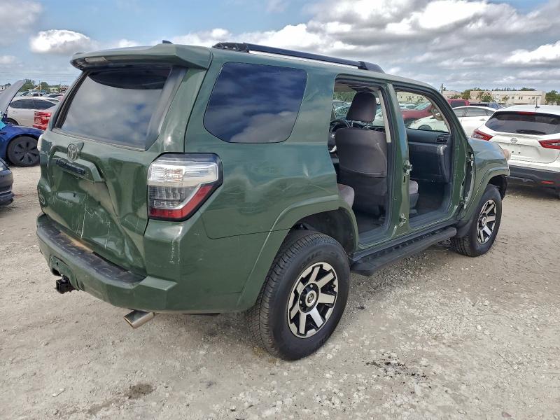 Photo 3 from auction – 2021 TOYOTA 4RUNNER with VIN JTEBU5JR0M5922327