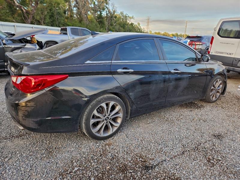 Photo 3 from auction – 2013 HYUNDAI SONATA SE with VIN 5NPEC4AB0DH597454