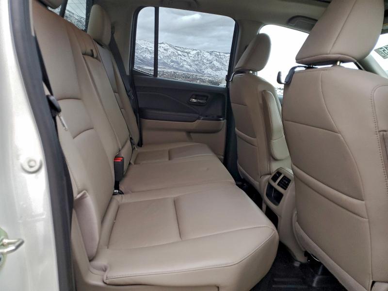 Photo 10 from auction – 2017 HONDA RIDGELINE with VIN 5FPYK3F76HB032555