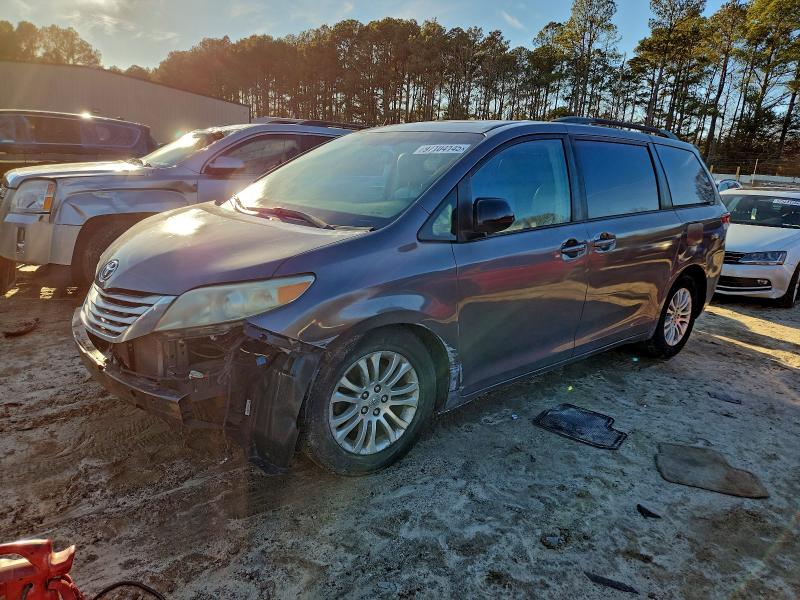 Photo 1 from auction – 2011 TOYOTA SIENNA XLE with VIN 5TDYK3DC5BS088580
