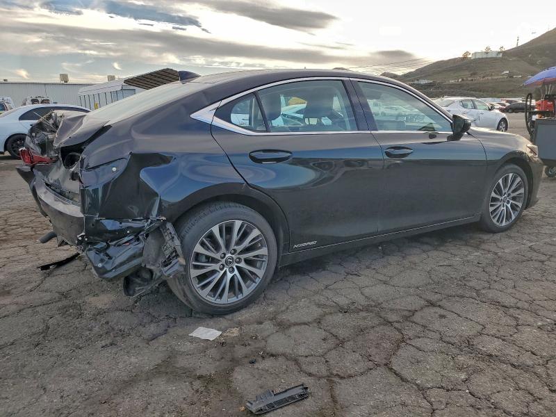 Photo 3 from auction – 2021 LEXUS ES 300H with VIN 58ADA1C16MU007367