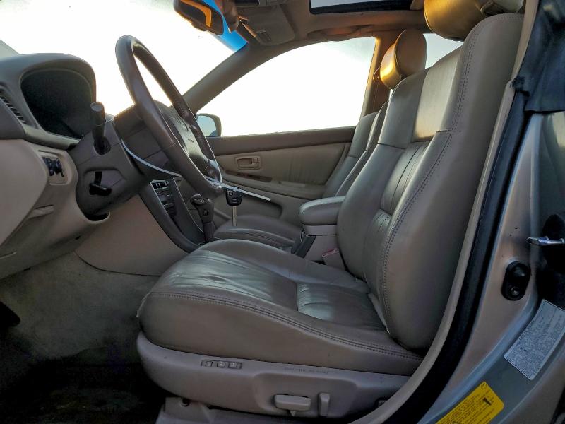 Photo 7 from auction – 2000 LEXUS ES 300 with VIN JT8BF28G4Y0248895