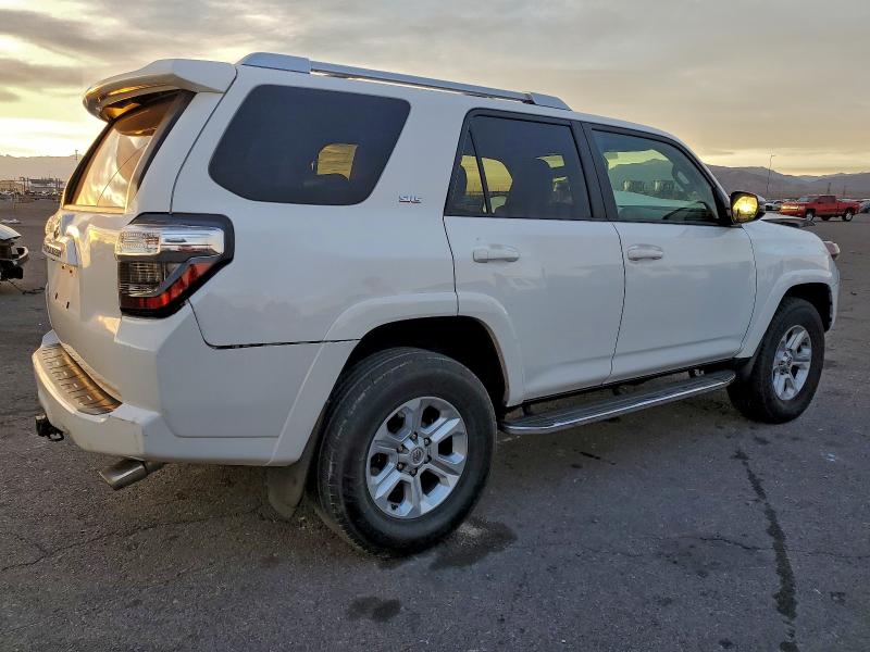 Photo 3 from auction – 2016 TOYOTA 4RUNNER SR with VIN JTEBU5JR3G5353381