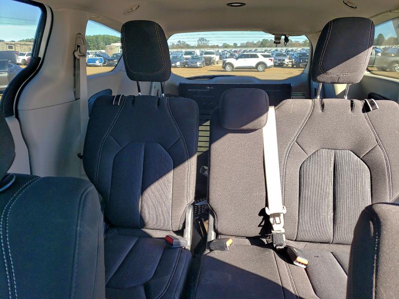 Photo 10 from auction – 2022 CHRYSLER VOYAGER with VIN 2C4RC1CG9NR172103