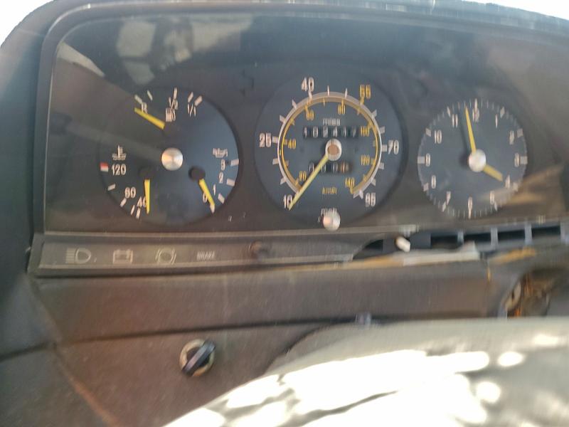 Photo 9 from auction – 1981 MERCEDES-BENZ 300 D with VIN WDBAB30A5BB244578