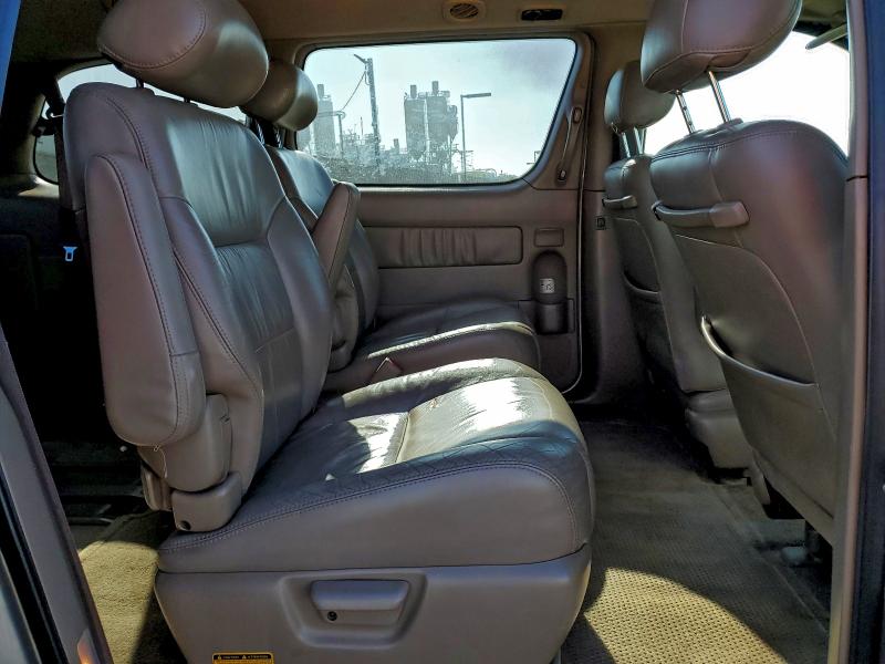Photo 11 from auction – 2002 TOYOTA SIENNA LE with VIN 4T3ZF13C52U435077