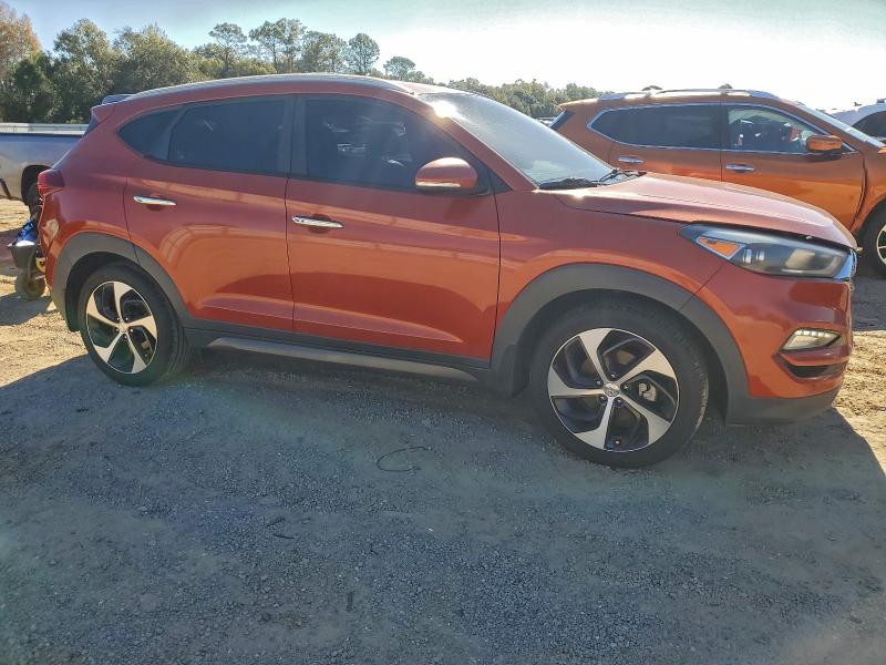 Photo 4 from auction – 2016 HYUNDAI TUCSON LIM with VIN KM8J33A28GU215850