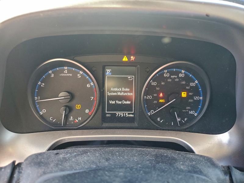 Photo 9 from auction – 2018 TOYOTA RAV4 LE with VIN JTMZFREV0JJ752307
