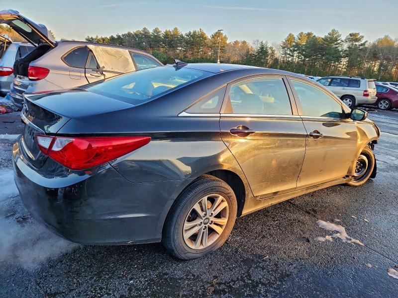 Photo 3 from auction – 2013 HYUNDAI SONATA GLS with VIN 5NPEB4AC8DH712216